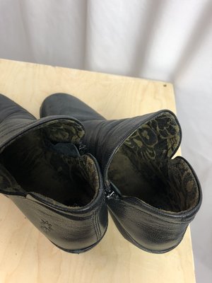 Fly London Black Ankle Booties (8/38) Fly London Black Ankle Booties (8/38)