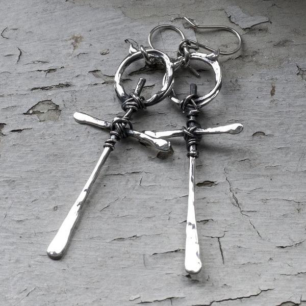 Black Daisies La Femme Révoltée Earrings - Sterling Silver Black Daisies La Femme Révoltée Earrings - Sterling Silver