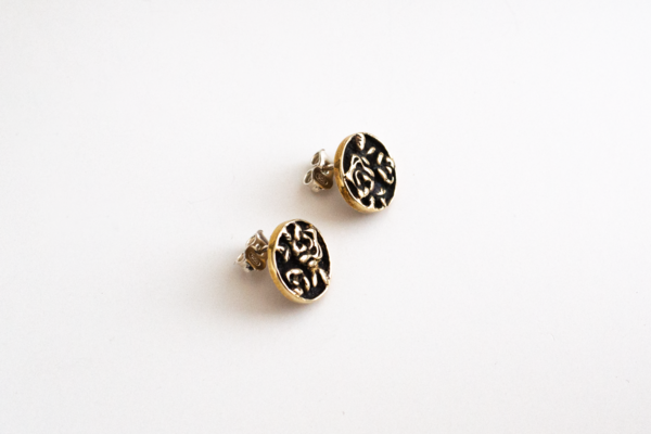 Black Daisies Romantic Dreams Earrings - Bronze Black Daisies Romantic Dreams Earrings - Bronze