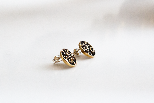 Black Daisies Romantic Dreams Earrings - Bronze Black Daisies Romantic Dreams Earrings - Bronze