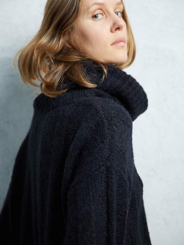 Raquel Allegra Rib Cropped Turtleneck Raquel Allegra Rib Cropped Turtleneck