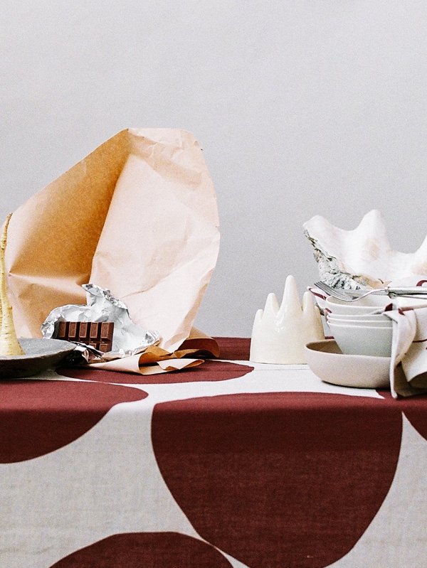 Mosey Me Pebble Tablecloth - Wine Mosey Me Pebble Tablecloth - Wine