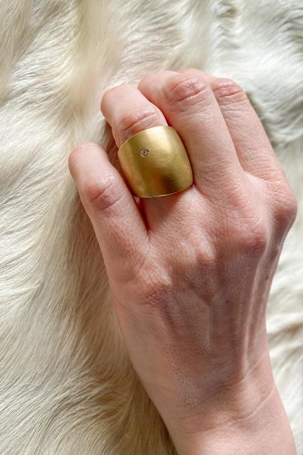 April Higashi Cuba Flat ring with white sapphire - bronze April Higashi Cuba Flat ring with white sapphire - bronze