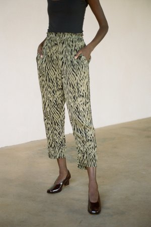 Maria Stanley KHELLER TROUSER - clove Maria Stanley KHELLER TROUSER - clove