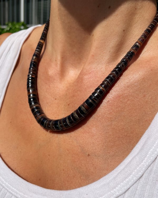 Vintage Shell Necklace - Brown Vintage Shell Necklace - Brown