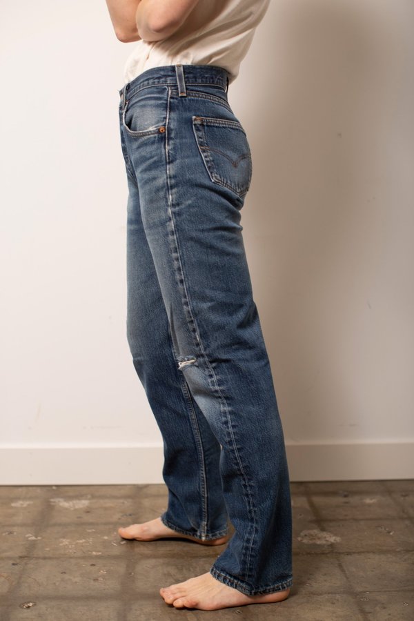 Vintage Mid-Rise Levis 501xx Vintage Mid-Rise Levis 501xx