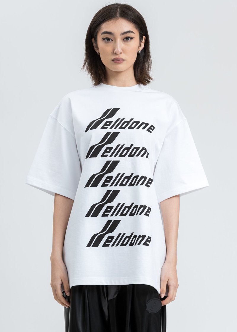 【関税込み】We11done ホワイト WELLDONE Front Logo Tシャツ We11done - Welldone Front Logo T-shirt | HBX - Globally