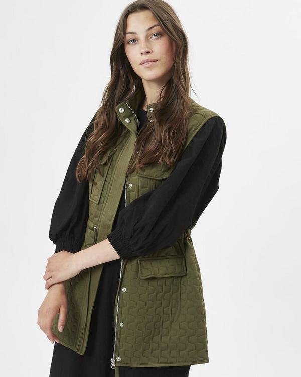 Minimum Almas Waistcoat - Deep Forest Minimum Almas Waistcoat - Deep Forest