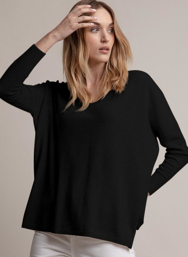 Minnie Rose V-Neck Boyfriend Cropped Sweater - Black Minnie Rose V-Neck Boyfriend Cropped Sweater - Black