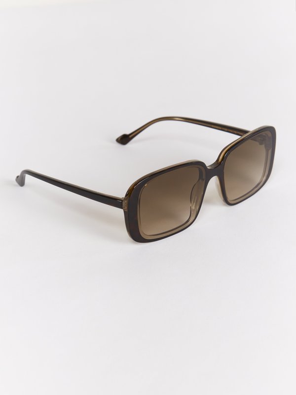 Sunday Somewhere Luna Sunglasses - Dark Tortoise Sunday Somewhere Luna Sunglasses - Dark Tortoise