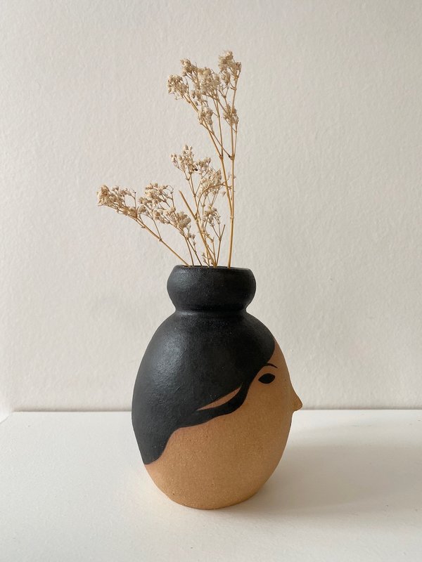 Rami Kim Girl with a Bun Medium Vase - natural/black Rami Kim Girl with a Bun Medium Vase - natural/black