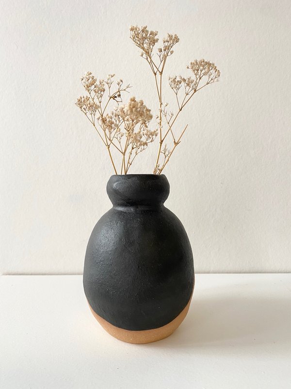 Rami Kim Girl with a Bun Medium Vase - natural/black Rami Kim Girl with a Bun Medium Vase - natural/black
