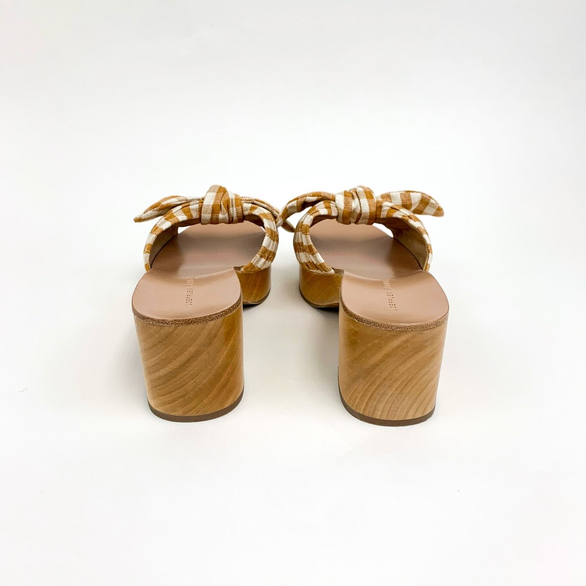 loeffler randall roberta clog