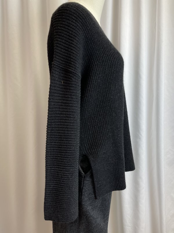 Velvet by Graham & Spencer Grey Ribbed Sweater (S/M) Velvet by Graham & Spencer Grey Ribbed Sweater (S/M)