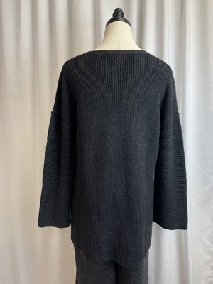Velvet by Graham & Spencer Grey Ribbed Sweater (S/M) Velvet by Graham & Spencer Grey Ribbed Sweater (S/M)