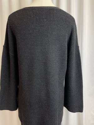 Velvet by Graham & Spencer Grey Ribbed Sweater (S/M) Velvet by Graham & Spencer Grey Ribbed Sweater (S/M)