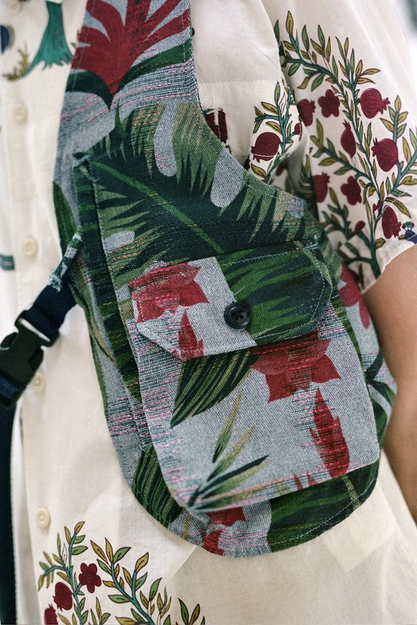 Engineered Garments Polyester Shoulder Vest - Light Blue Big Floral Print Engineered Garments Polyester Shoulder Vest - Light Blue Big Floral Print