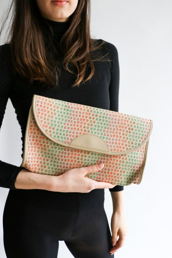 Vintage Pierre Cardin Logo Envelope Clutch - Beige Vintage Pierre Cardin Logo Envelope Clutch - Beige