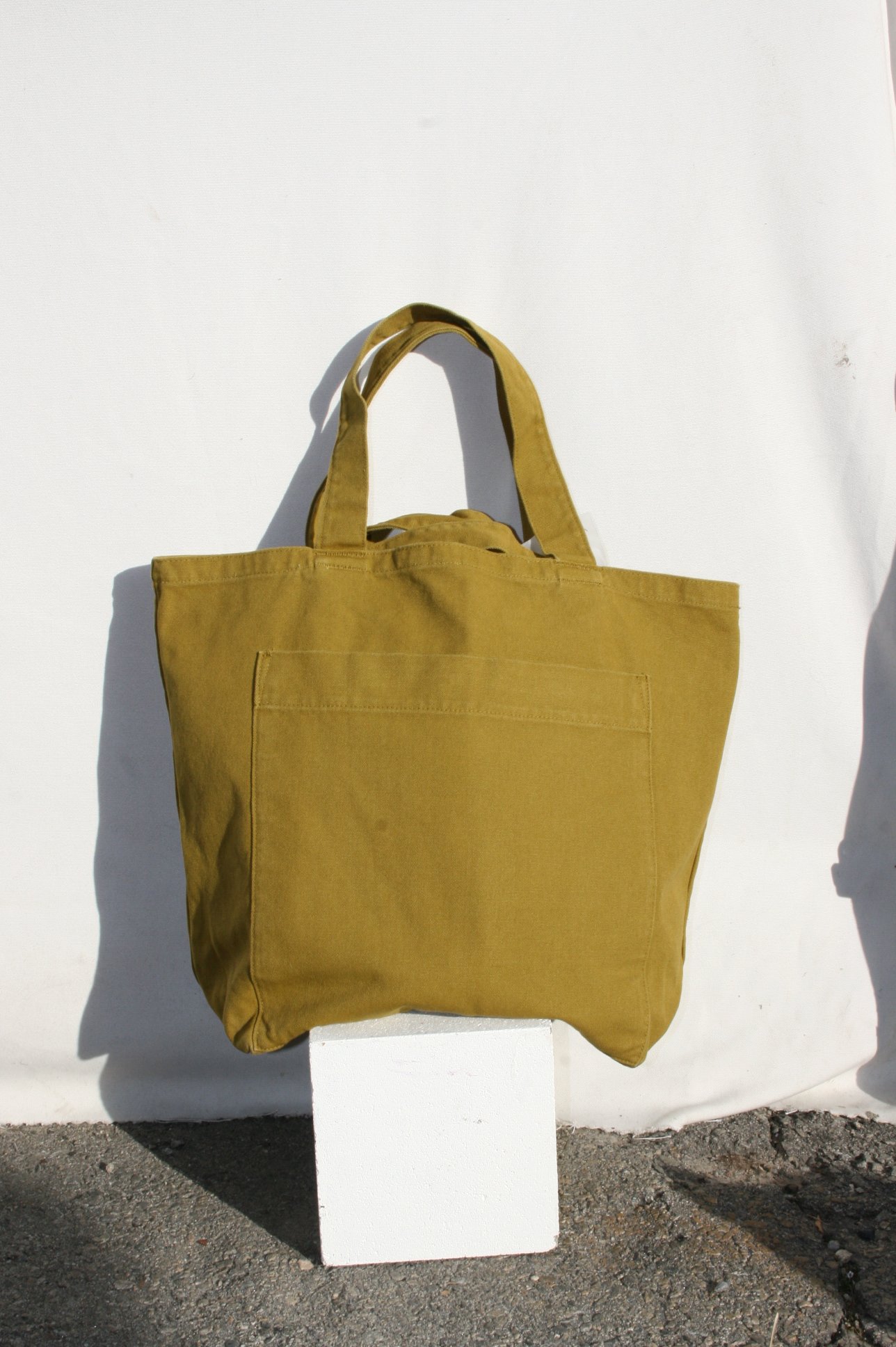 Giant pocket online tote