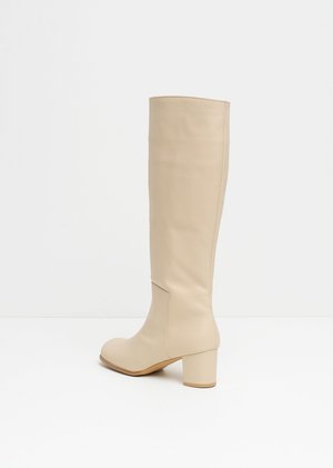 Amomento New Long Boots - Beige Amomento New Long Boots - Beige