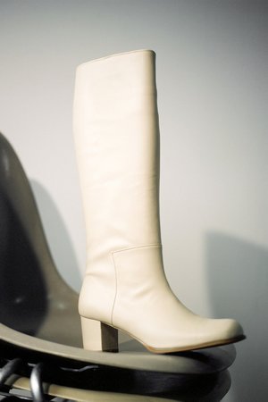 Amomento New Long Boots - Beige Amomento New Long Boots - Beige