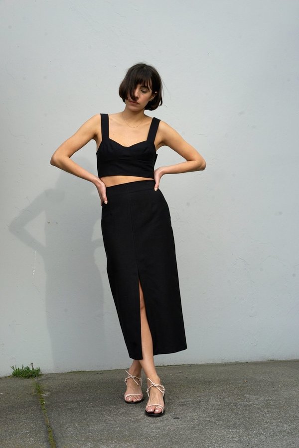 Waltz High-Waisted Linen Long Skirt - Black Waltz High-Waisted Linen Long Skirt - Black