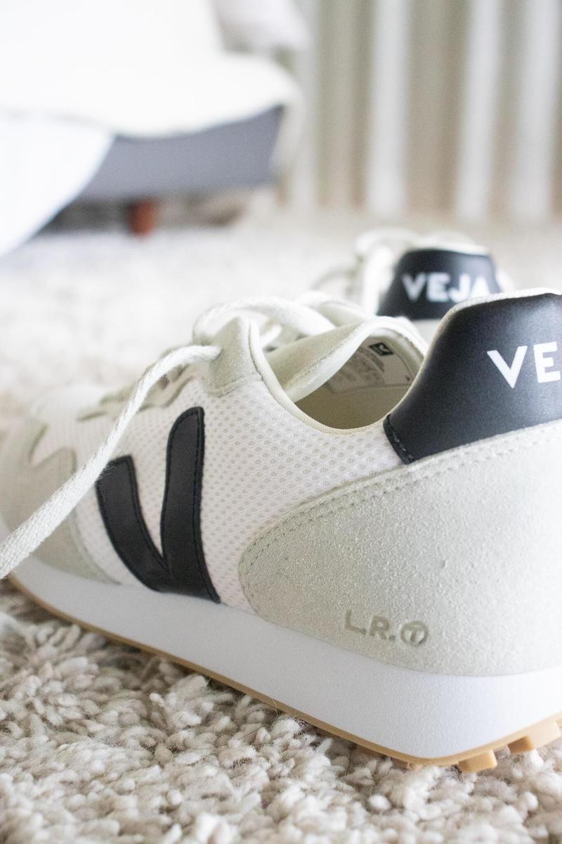 Veja Woman's SDU Rec Alveomesh White Black Natural Garmentory