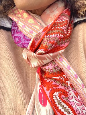 UNISEX Yesaet Inittogether RE-Imagined scarf UNISEX Yesaet Inittogether RE-Imagined scarf