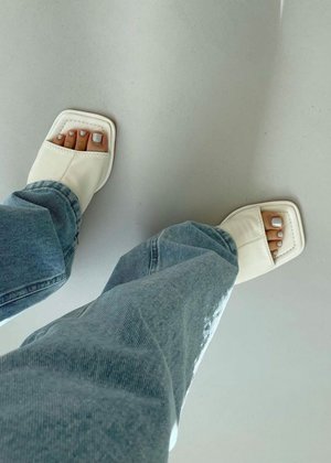 W A N T S Lisa Wedge W A N T S Lisa Wedge