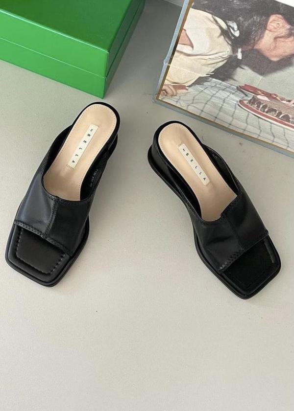 W A N T S Lisa Wedge W A N T S Lisa Wedge