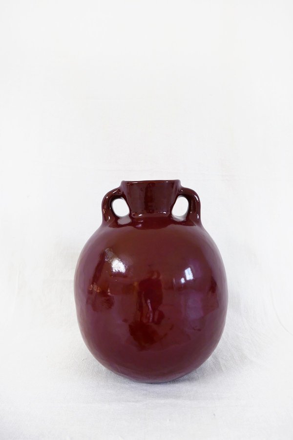 Jade Paton X Karu Large Urn in Burgundy Glaze Jade Paton X Karu Large Urn in Burgundy Glaze