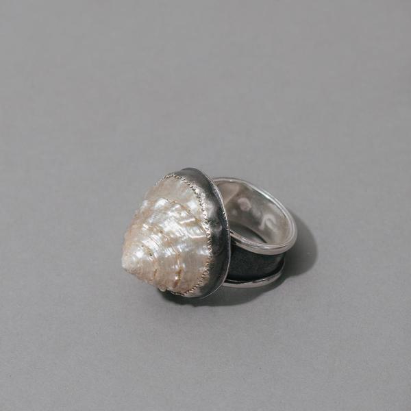 Pearl Top Shell Super Tall Ring Pearl Top Shell Super Tall Ring