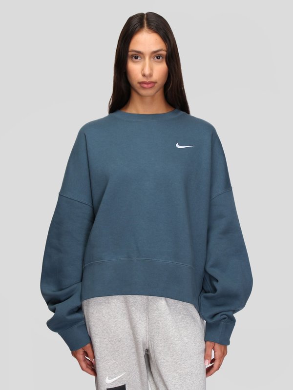 nike essential fleece crew