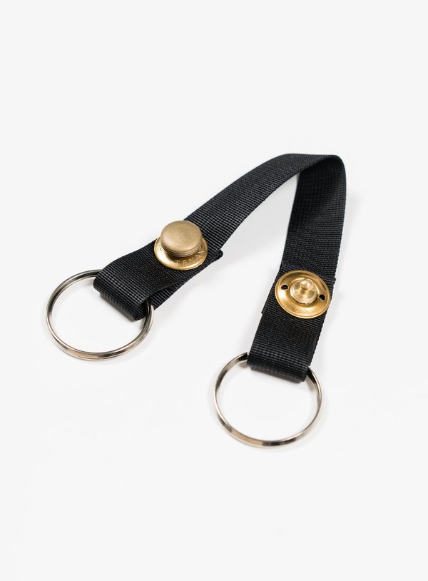 MAN-TLE R10 K1 Keyring - Black/Brass MAN-TLE R10 K1 Keyring - Black/Brass
