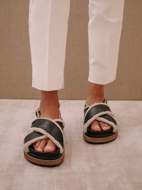 Alohas Marshmallow Sandal - Black Leather 
