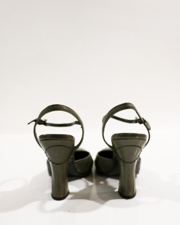 Prada Leather Pumps, Size 38.5