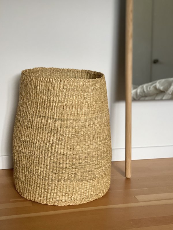 TWENTY ONE TONNES Textured basket - olive TWENTY ONE TONNES Textured basket - olive
