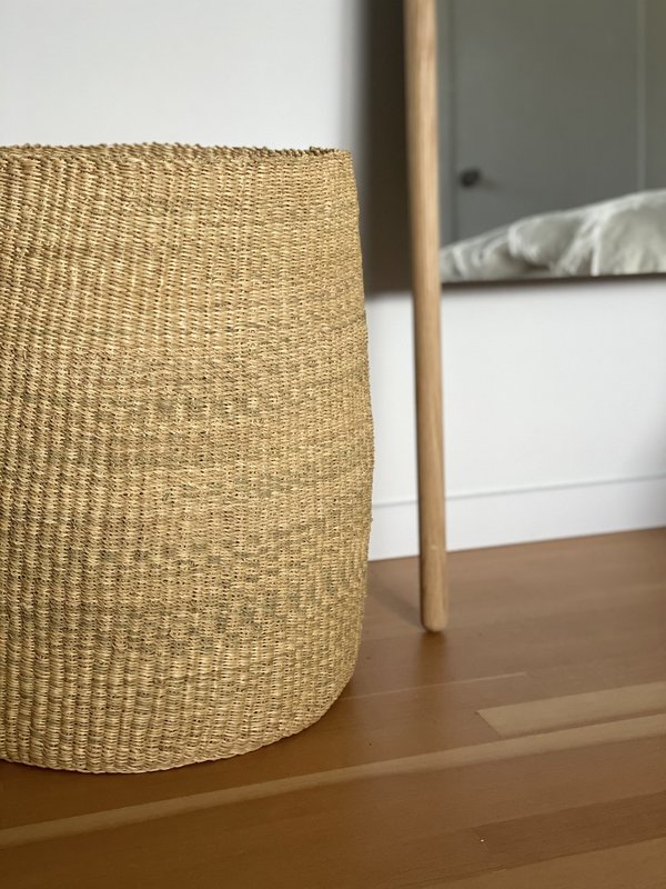 TWENTY ONE TONNES Textured basket - olive TWENTY ONE TONNES Textured basket - olive