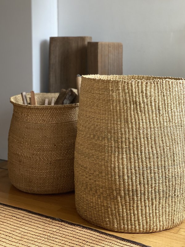 TWENTY ONE TONNES Textured basket - olive TWENTY ONE TONNES Textured basket - olive