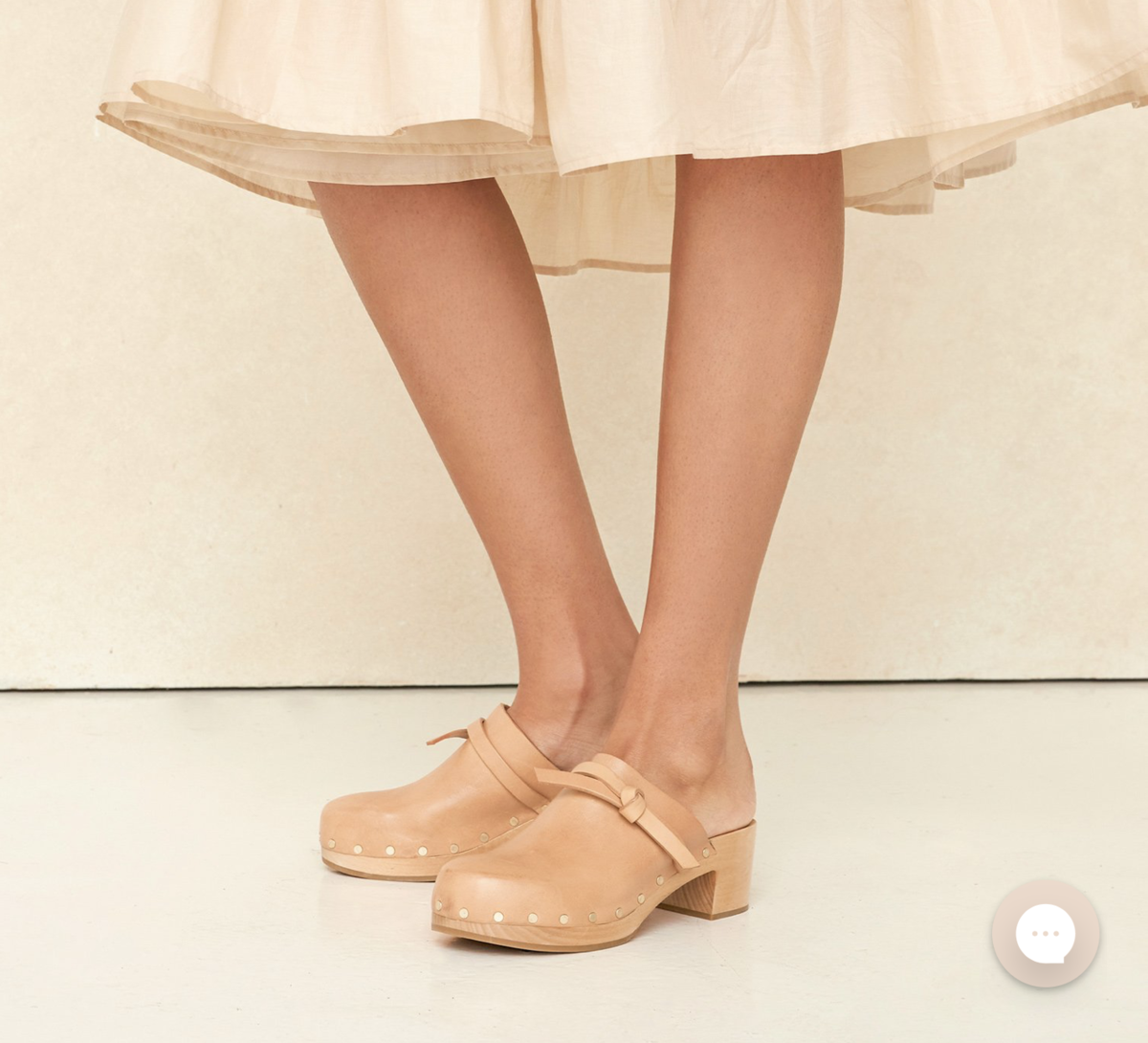 loeffler randall roberta clog