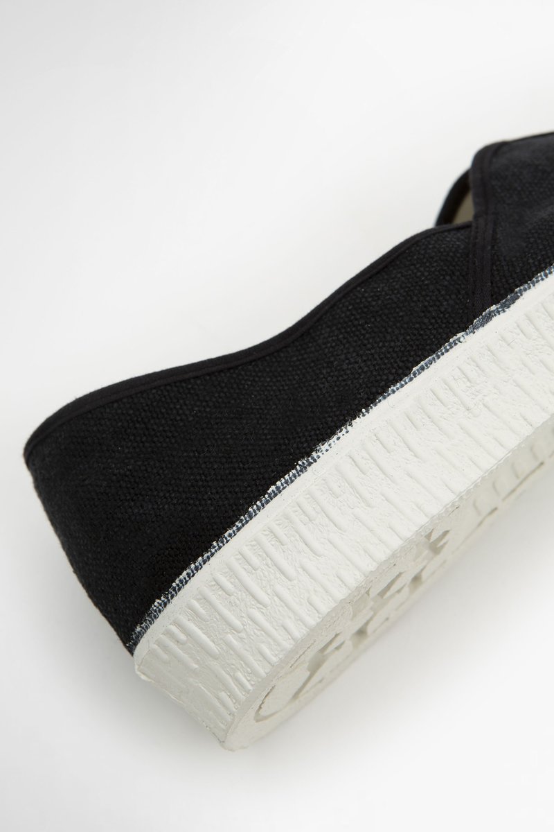Spalwart Special V slip on - black | Garmentory