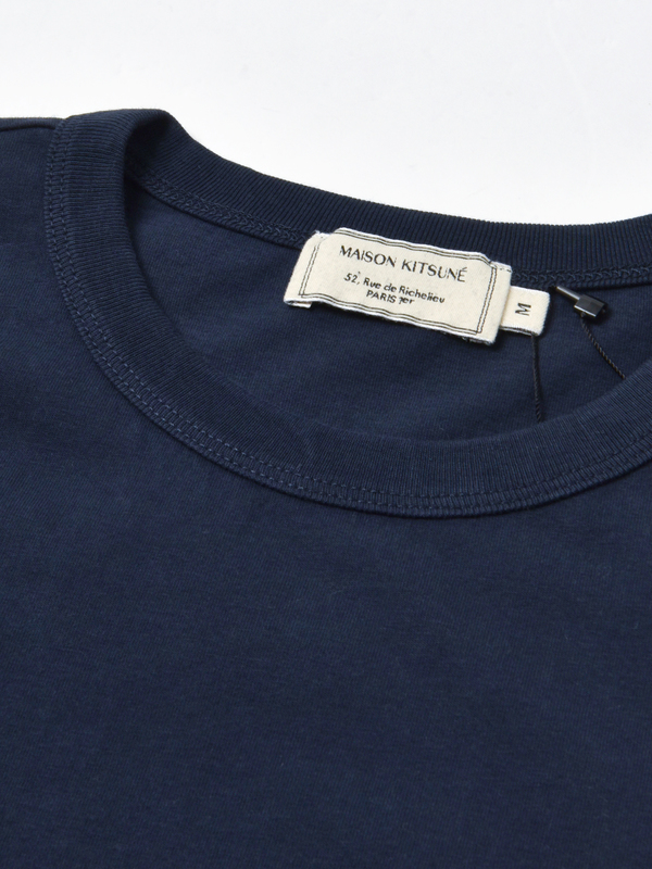 Maison Kitsuné WOMEN FOX HEAD PATCH CLASSIC TEE-SHIRT - NAVY Maison Kitsuné WOMEN FOX HEAD PATCH CLASSIC TEE-SHIRT - NAVY