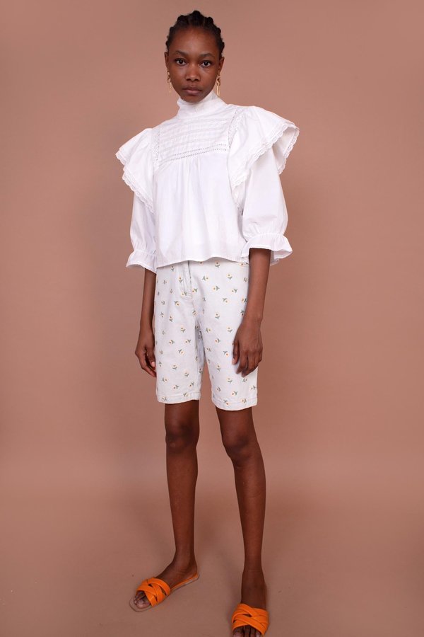 Meadows Begonia Shorts - White/Daisy Embroidery Meadows Begonia Shorts - White/Daisy Embroidery