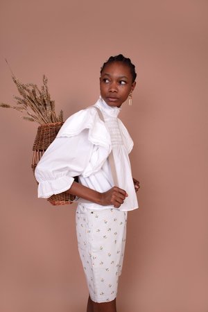 Meadows Begonia Shorts - White/Daisy Embroidery Meadows Begonia Shorts - White/Daisy Embroidery