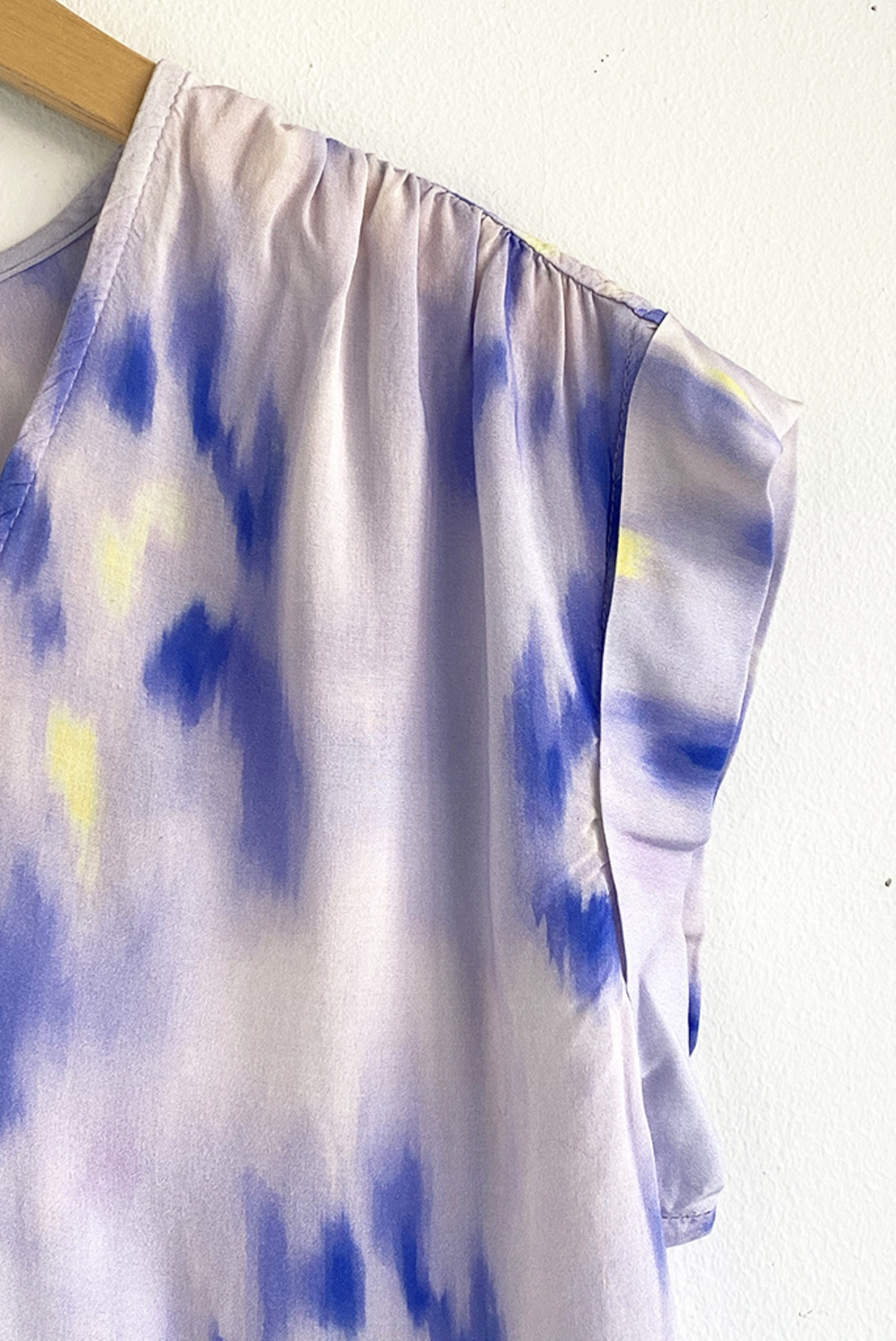 Bella Dahl Cap Sleeve Abstract Shirt - Iris Floral - Image 3 of 3