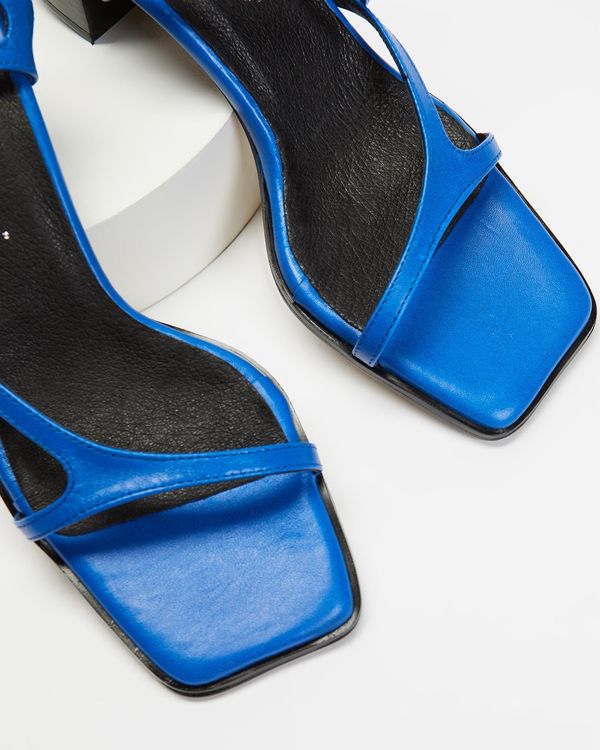 "INTENTIONALLY __________." Fan sandals - Cobalt