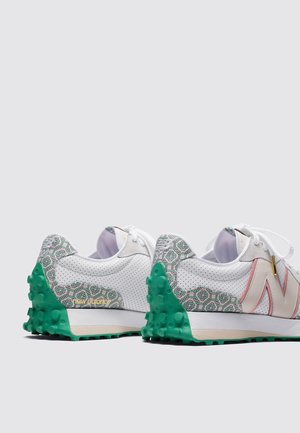 UNISEX New Balance Casablanca MS327CAB sneakers - white/green | Garmentory
