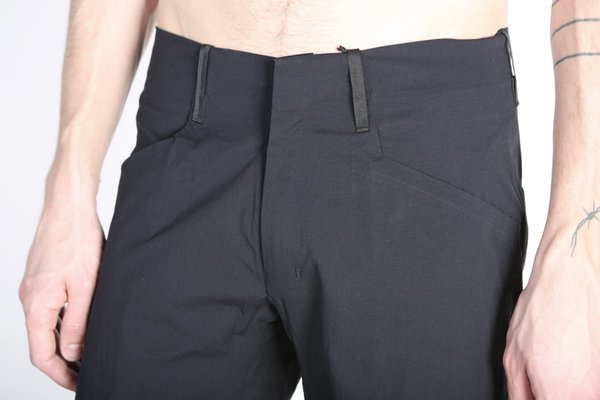 Arc'teryx Veilance VORONOI LT SHORT - black | Garmentory