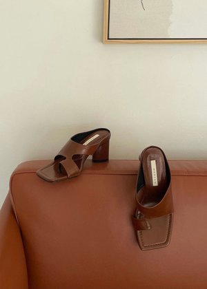W A N T S Gina Mule W A N T S Gina Mule