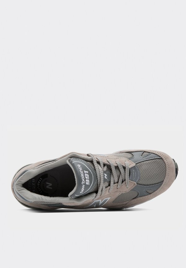 New Balance M991GL Made In England Sneakers - Grey/Silver | Garmentory